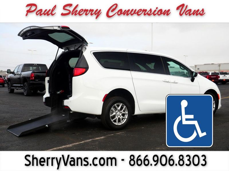 New 2026 Chrysler Voyager LX