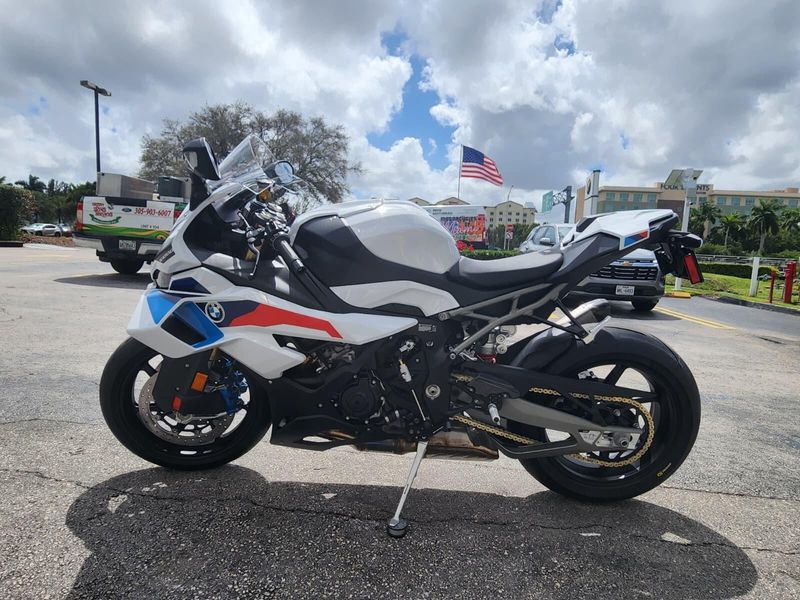 2026 BMW S 1000 RRImage 1