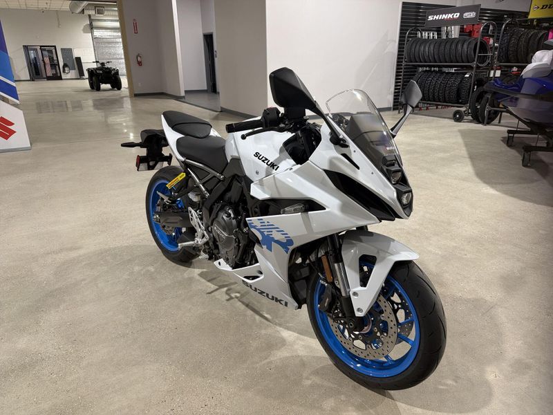 New 2026 Suzuki GSX-8R Image 11