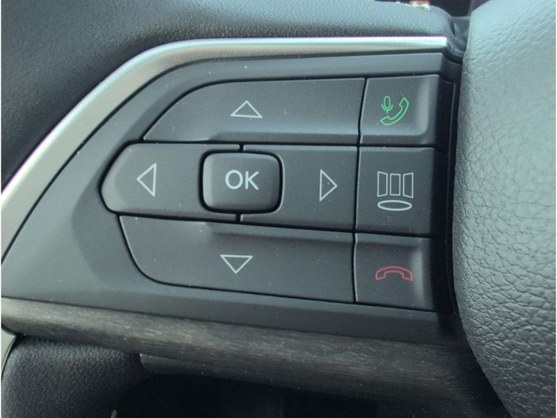 New 2027 Jeep Grand Cherokee L Laredo Altitude 4x2Image 24