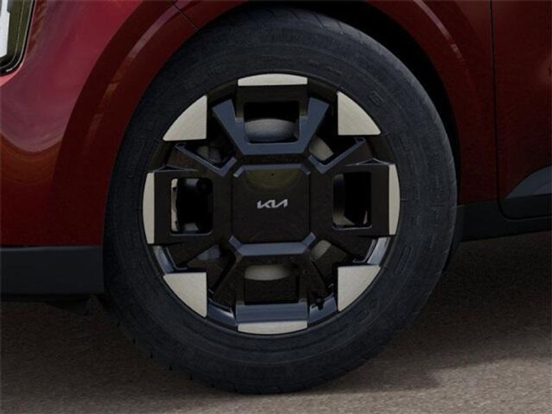 2025 Kia Carnival EXImage 9