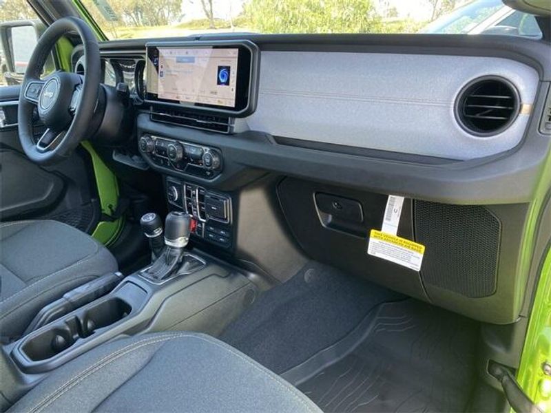 2025 Jeep Wrangler 4-door WillysImage 13