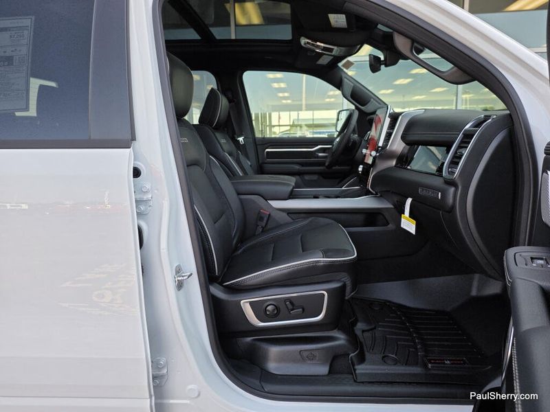 New 2026 RAM 1500 Laramie Crew Cab 4x4 5'7' Box