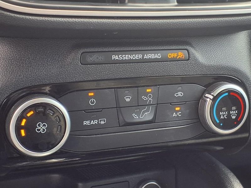 2021 Ford Escape SEImage 22