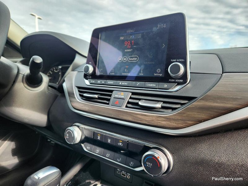 Used 2023 Nissan Altima 2.5 SV