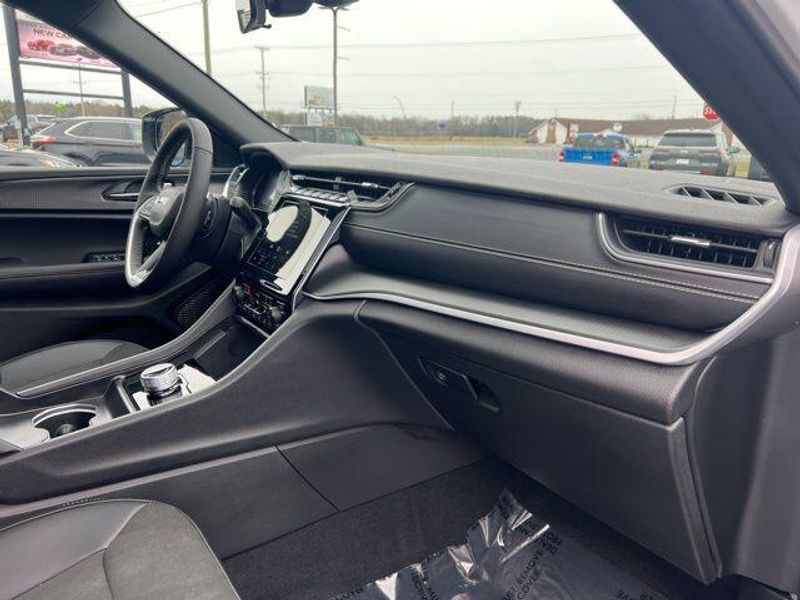 2025 Jeep Grand Cherokee L Altitude X 4x4