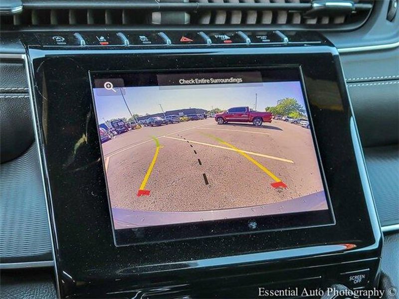 2024 Jeep Grand Cherokee Laredo photo 16