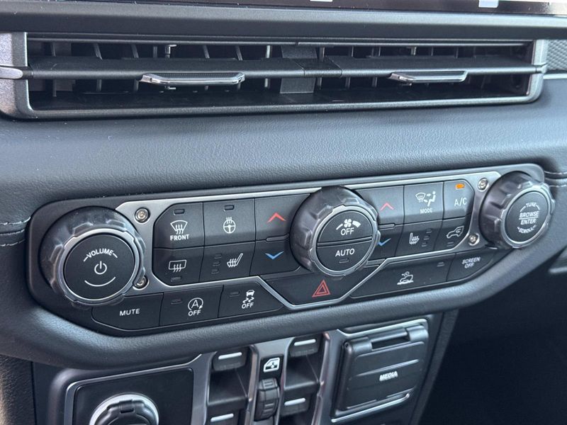 New 2026 Jeep Gladiator Rubicon 4x4