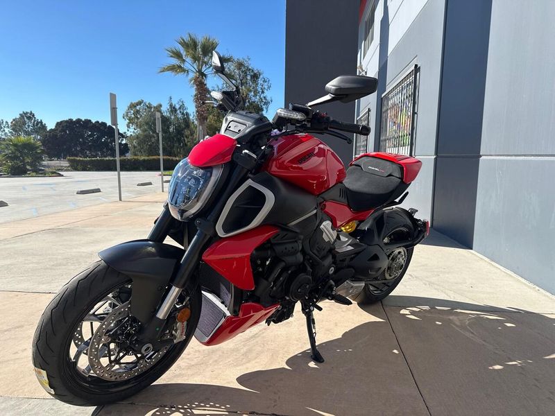 New 2025 Ducati DIAVEL V4 Image 11