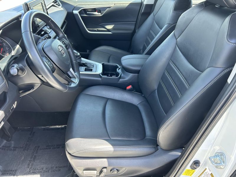 2022 Toyota RAV4 XLE PremiumImage 18