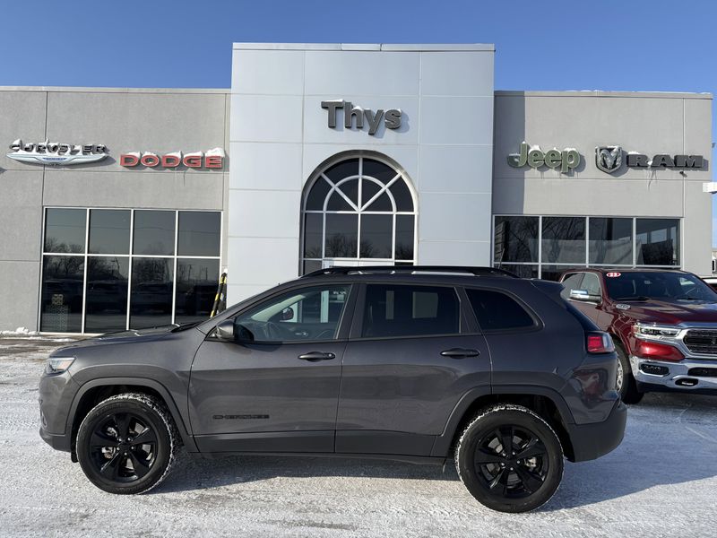 Used 2020 Jeep Cherokee AltitudeImage 39