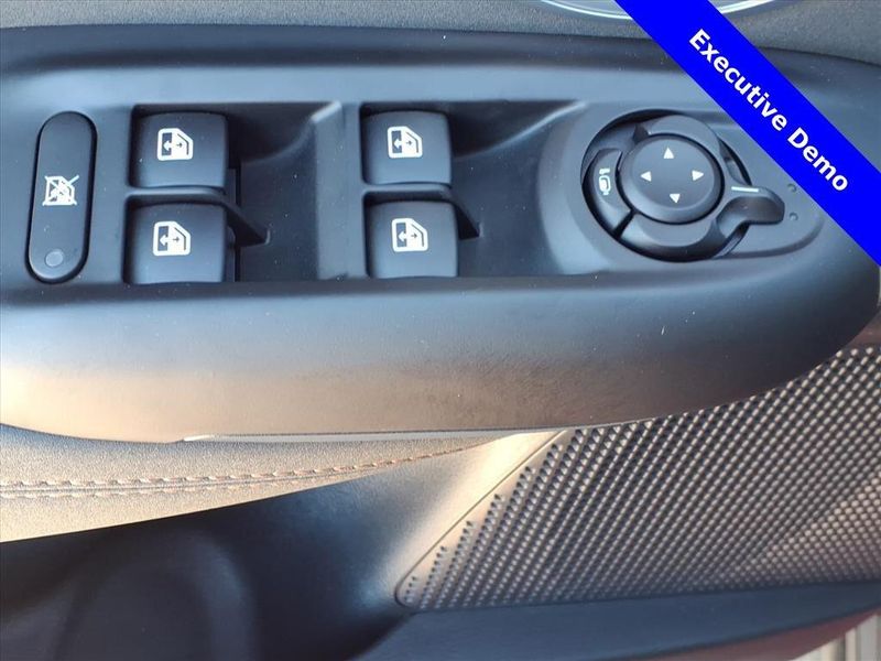 New 2025 Alfa Romeo Tonale IntensaImage 17