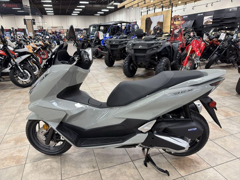New 2025 Honda PCX ABS Image 14