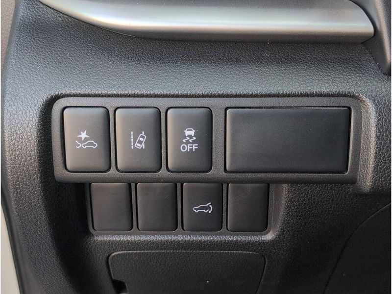 Used 2024 Mitsubishi Eclipse Cross Image 27