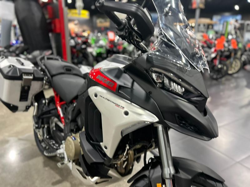 New 2025 Ducati MULTISTRADA V4 RALLY TRAVEL & RADAR SPOKED WHEELS Image 25