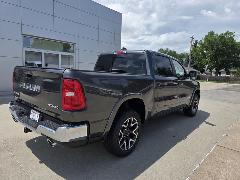 New 2025 RAM 1500 LaramieImage 8