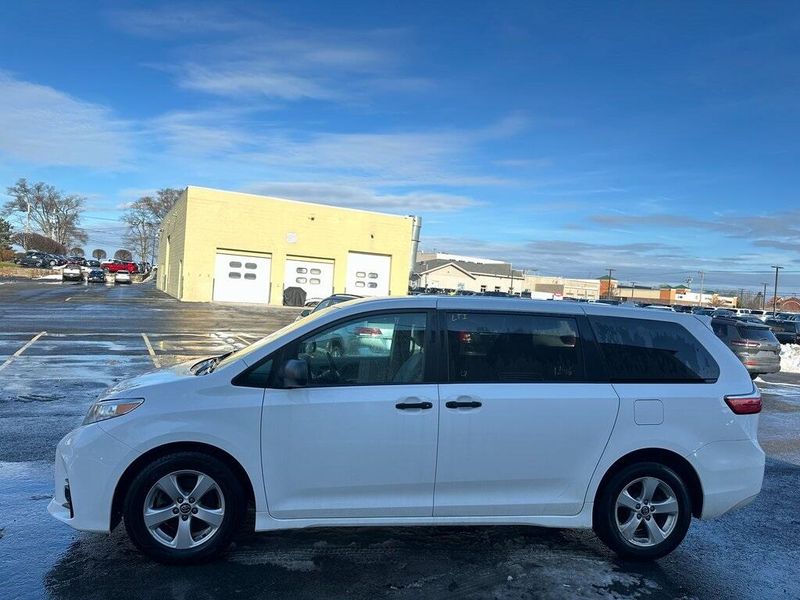 2019 Toyota Sienna LImage 7