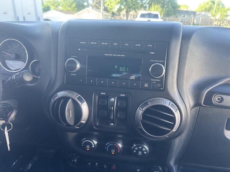 2017 Jeep Wrangler Unlimited SportImage 19