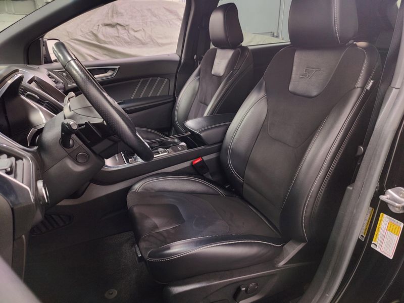 Used 2020 Ford Edge ST AWDImage 15