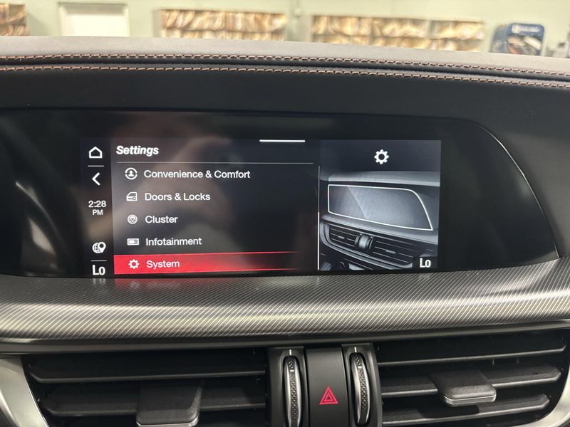 New 2025 Alfa Romeo Stelvio Intensa AwdImage 23
