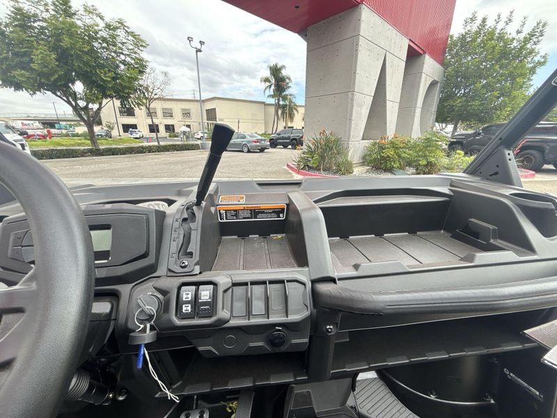New 2026 Can-Am DEFENDER MAX DPS HD9 Image 16