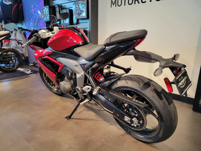 New 2025 Triumph DAYTONA 660 