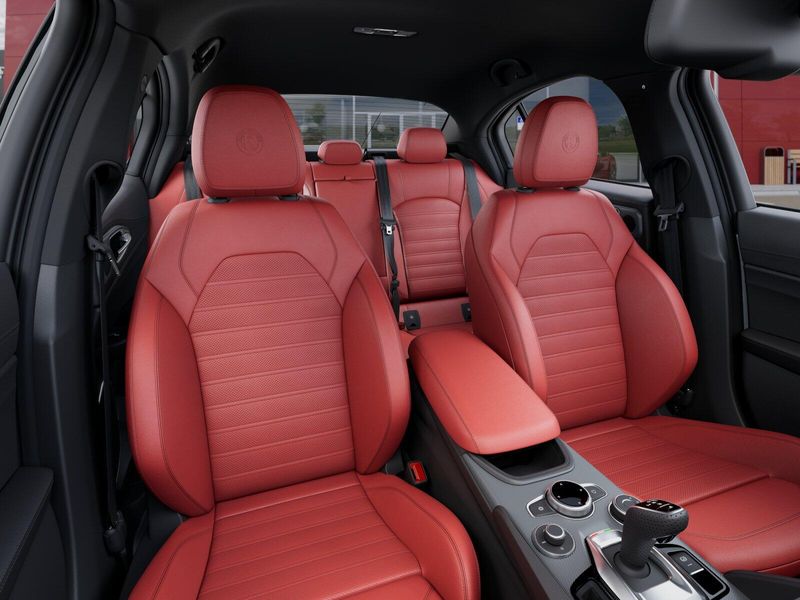 New 2025 Alfa Romeo Giulia RwdImage 35