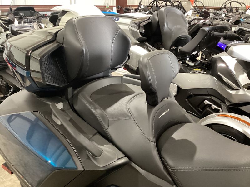 2024 CAN-AM SPYDER RT LIMITED PETROL METALLICImage 3