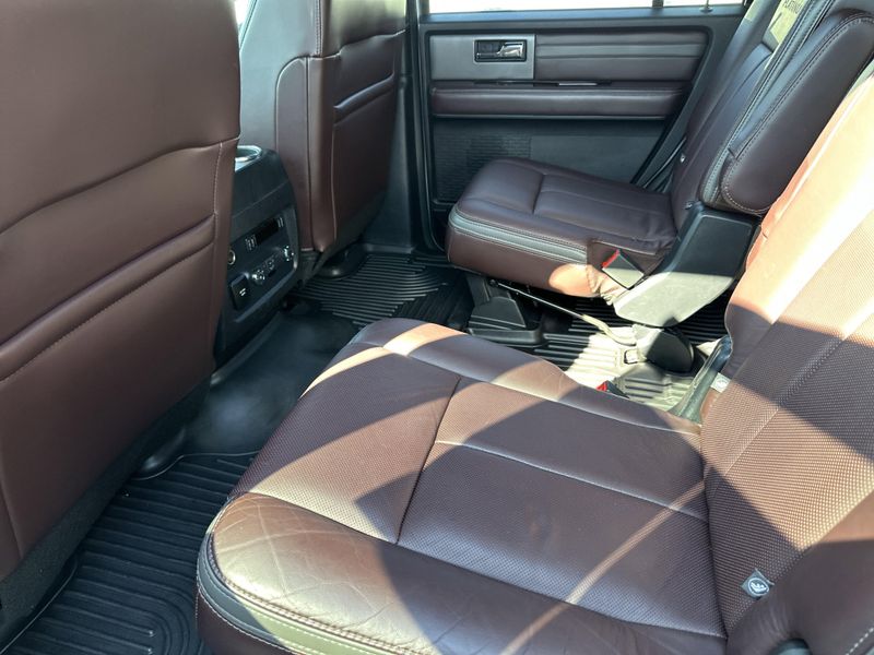 Used 2017 Ford Expedition PlatinumImage 20