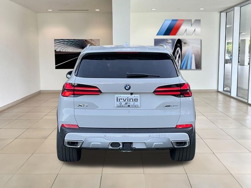 2025 BMW X5 xDrive50eImage 7