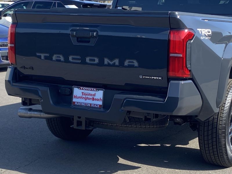 2025 Toyota Tacoma TRD Sport HybridImage 4