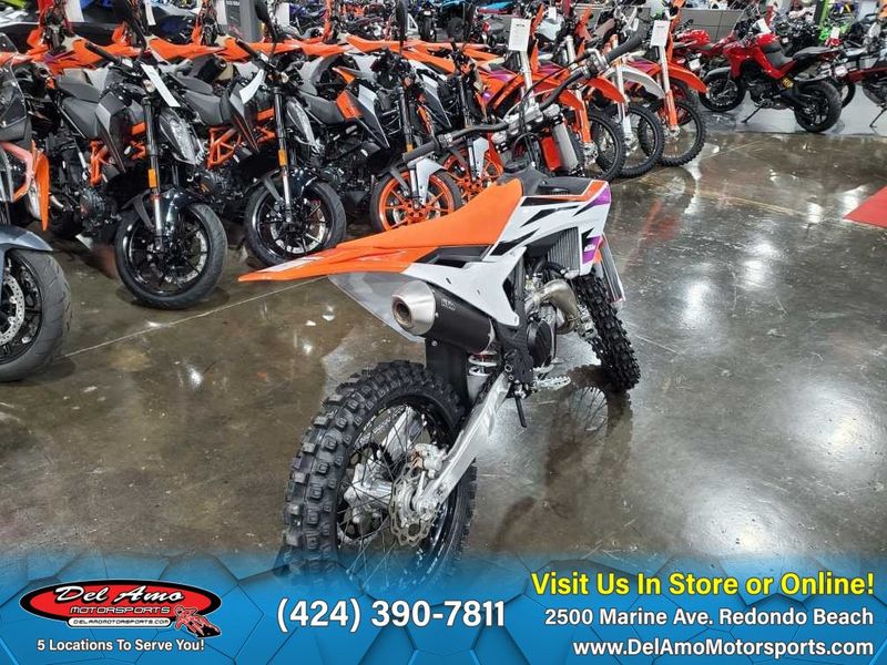 2024 KTM 450 SX-F  in a ORANGE exterior color. Del Amo Motorsports of Redondo Beach (424) 304-1660 delamomotorsports.com 