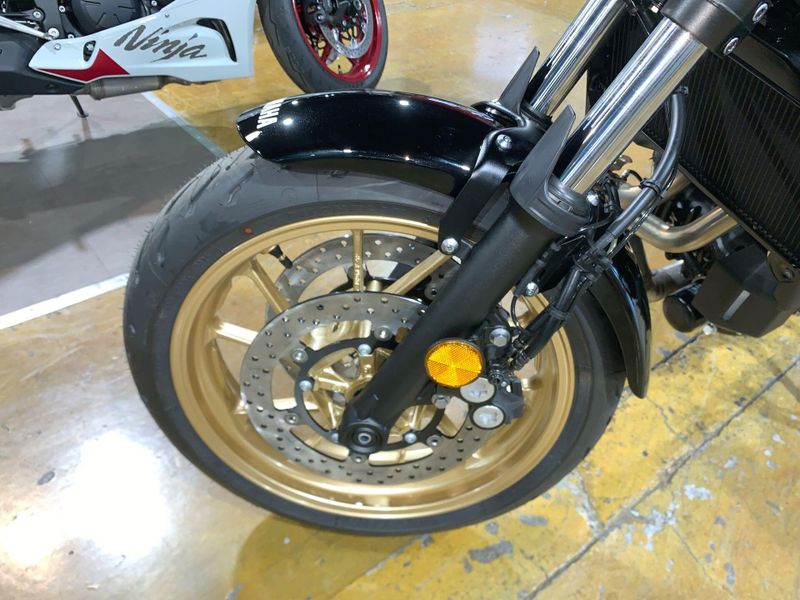 New 2025 Yamaha XSR700 Image 15