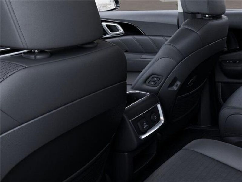 2025 Kia Carnival Hybrid SX PrestigeImage 26