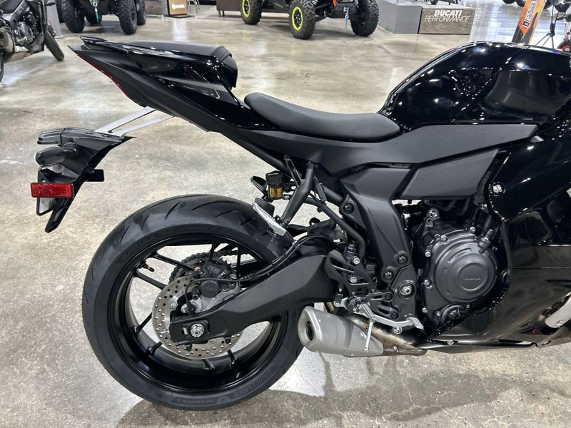 New 2026 Yamaha YZF-R3 ABS Image 24