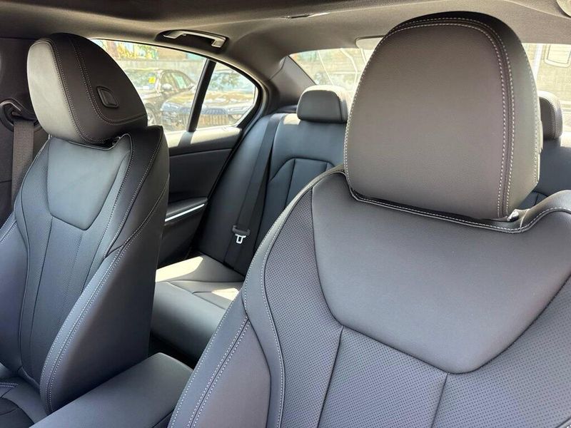New 2026 BMW 3 Series 330i xDriveImage 19