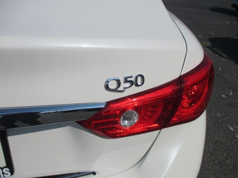 Used 2016 INFINITI Q50 2.0t PremiumImage 9