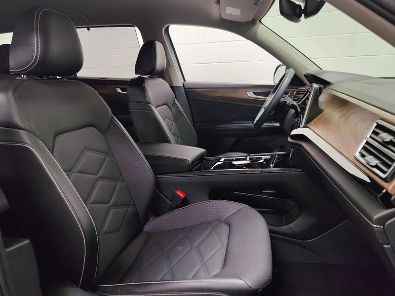 Used 2024 Volkswagen Atlas SE AWD w/TechnologyImage 5