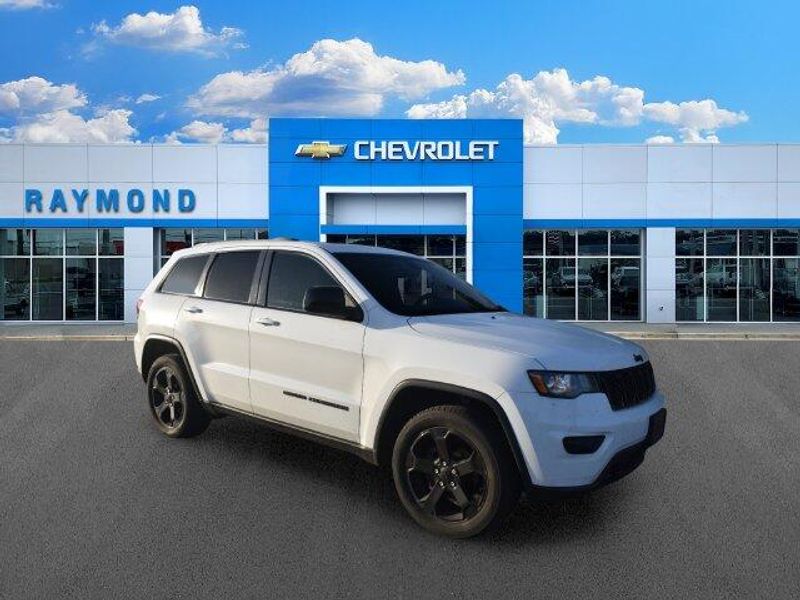 Used 2020 Jeep Grand Cherokee LaredoImage 1