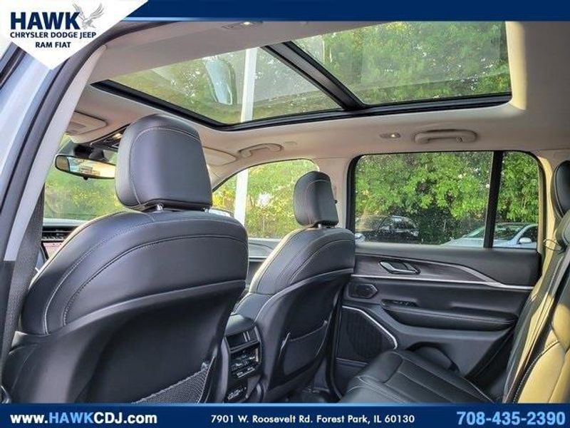 2022 Jeep Grand Cherokee Limited photo 8