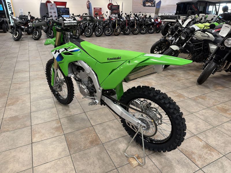 New 2027 Kawasaki KX250F Image 15