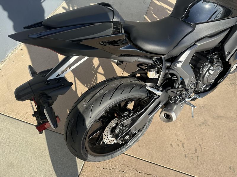 2025 Yamaha YZF-R7 Image 11