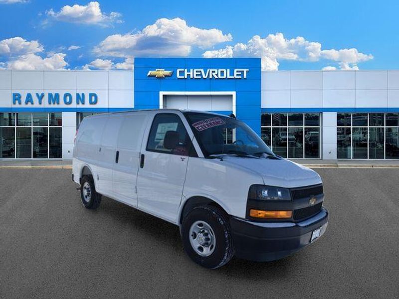 New 2025 Chevrolet Express 2500 Work VanImage 11