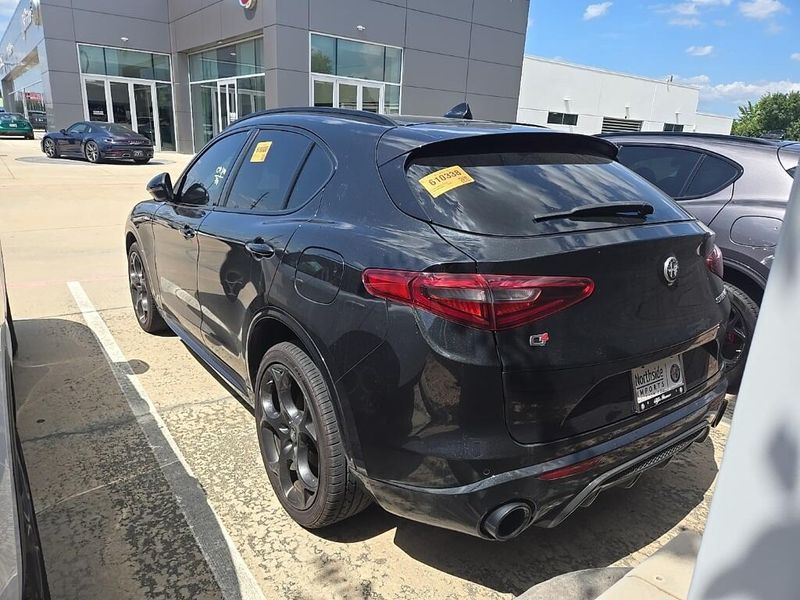 Used 2022 Alfa Romeo Stelvio VeloceImage 4