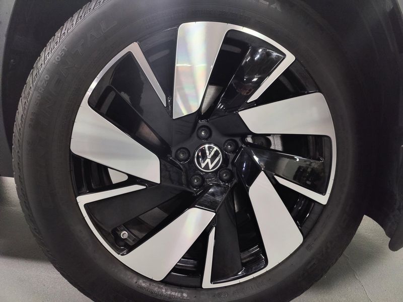 Used 2025 Volkswagen Atlas Cross Sport SEL AWD w/Sunroof & NavImage 29