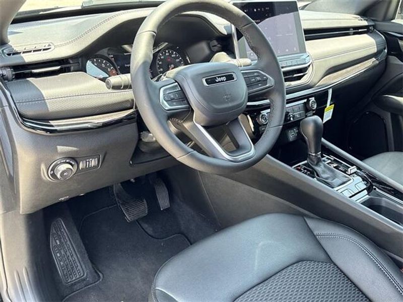 2025 Jeep Compass Latitude 4x4Image 15