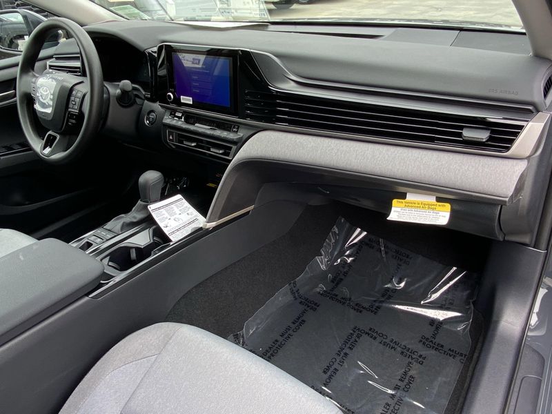 2025 Toyota Camry LEImage 9