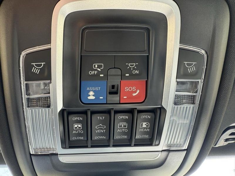 2023 Ram 1500 photo 24
