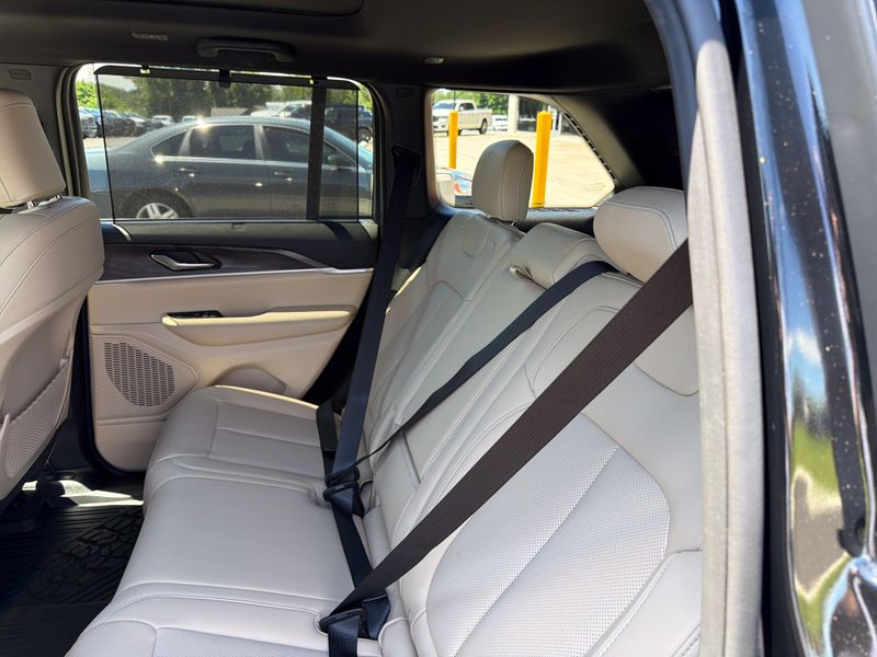 Used 2025 Jeep Grand Cherokee LimitedImage 30