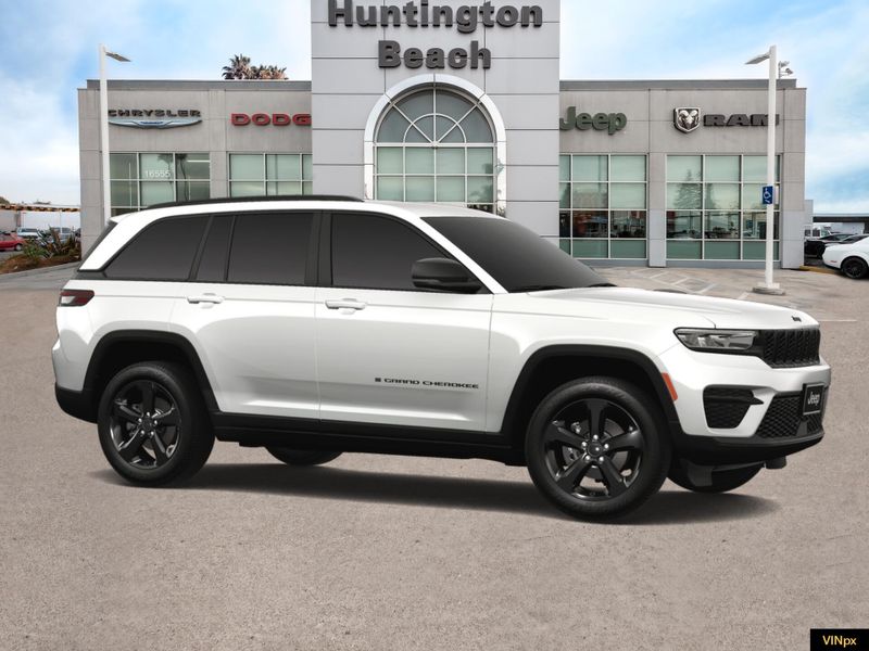 2025 Jeep Grand Cherokee Altitude 4x4Image 10